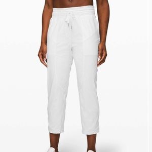 Lululemon Dance Studio Crop *25" *lined* in the color White in size 8